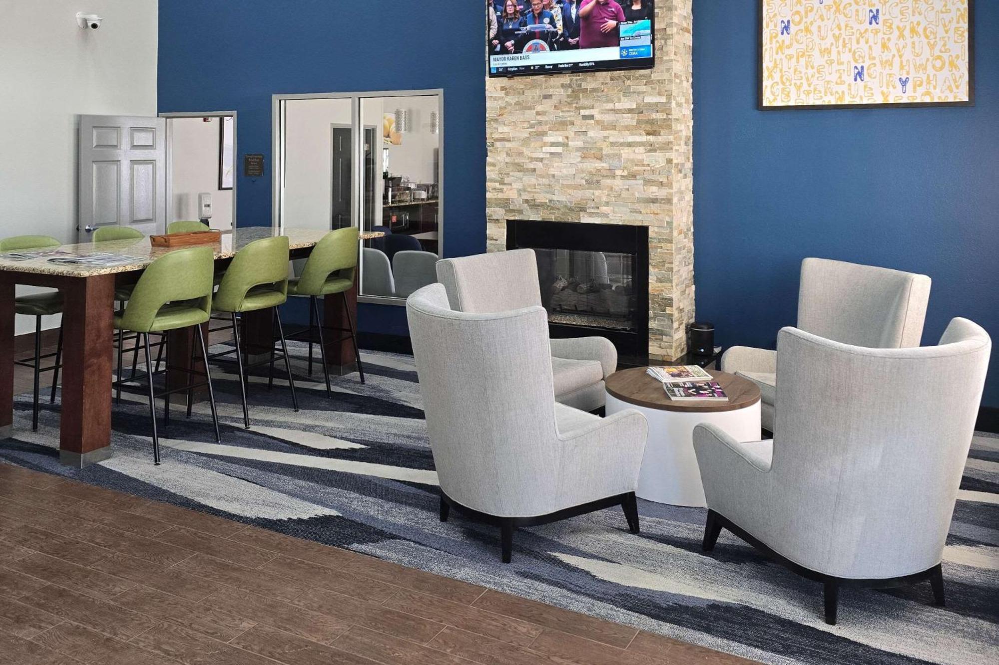 Comfort Suites Terre Haute University Area Exteriér fotografie