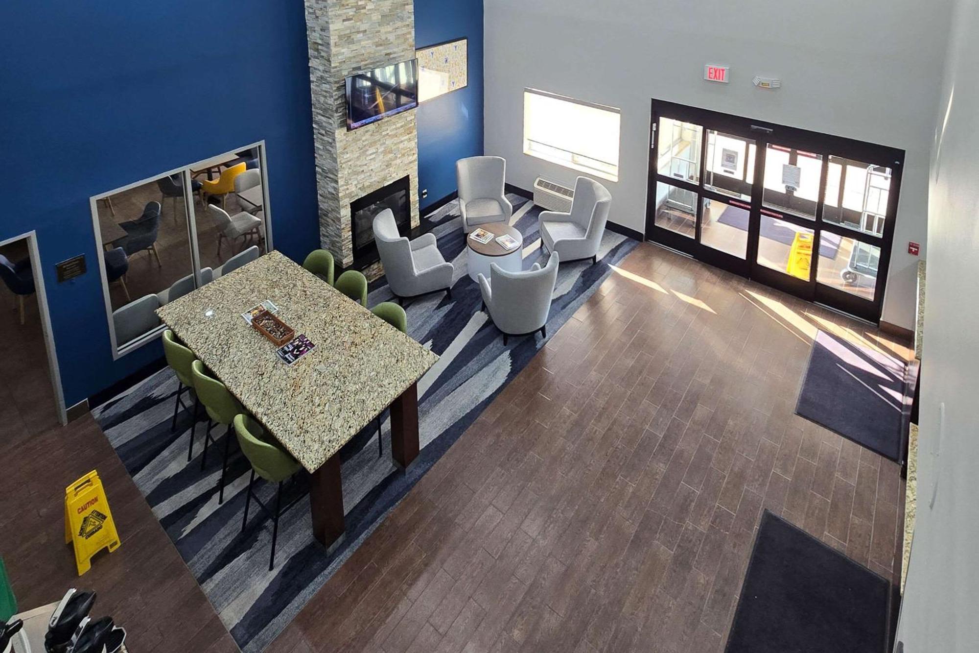 Comfort Suites Terre Haute University Area Exteriér fotografie
